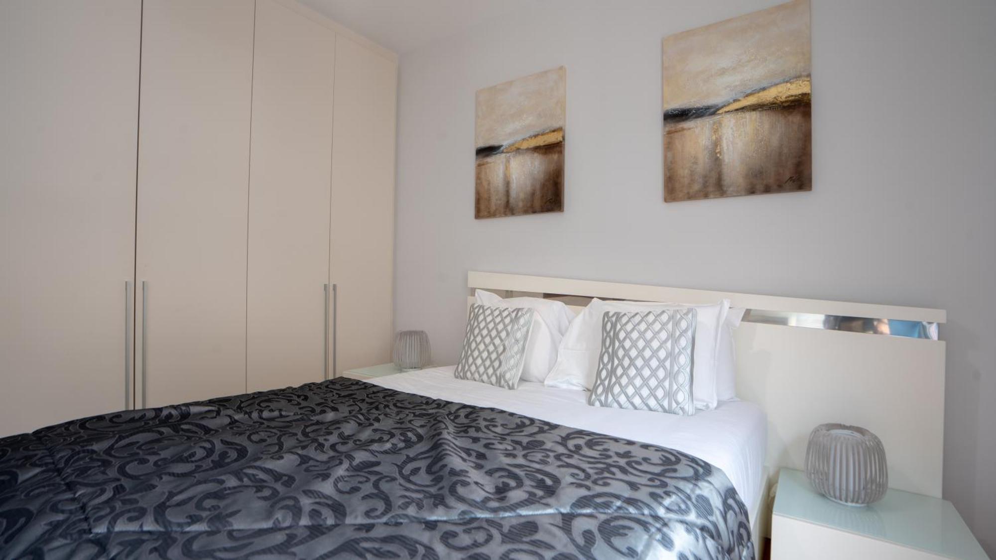 Deluxe Living By Lovelystay Apartment